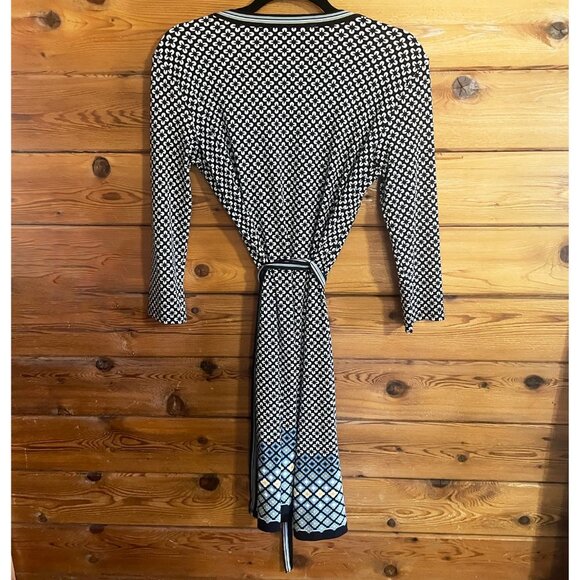 Max Studio wrap around dress size Small - Picture 6 of 6